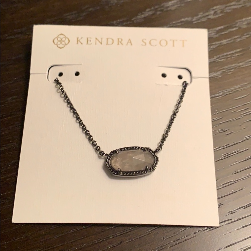 Kendra Scott necklace